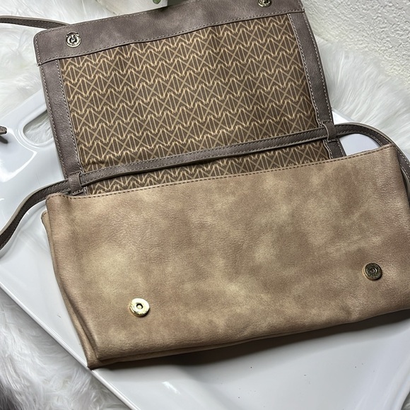 Studded Tan Shoulder/Crossbody or Clutch - Picture 11 of 13